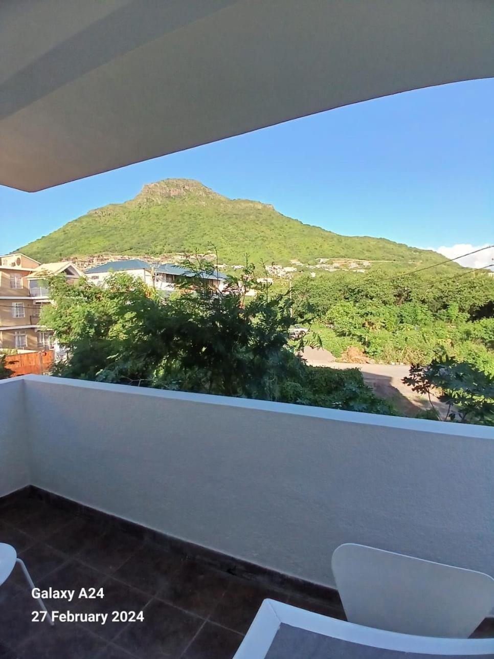 The Coral House Apartment Riviere Noire Bagian luar foto