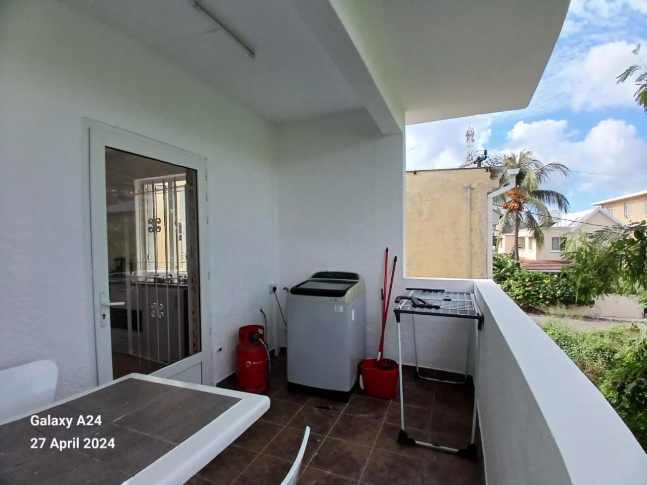 The Coral House Apartment Riviere Noire Bagian luar foto