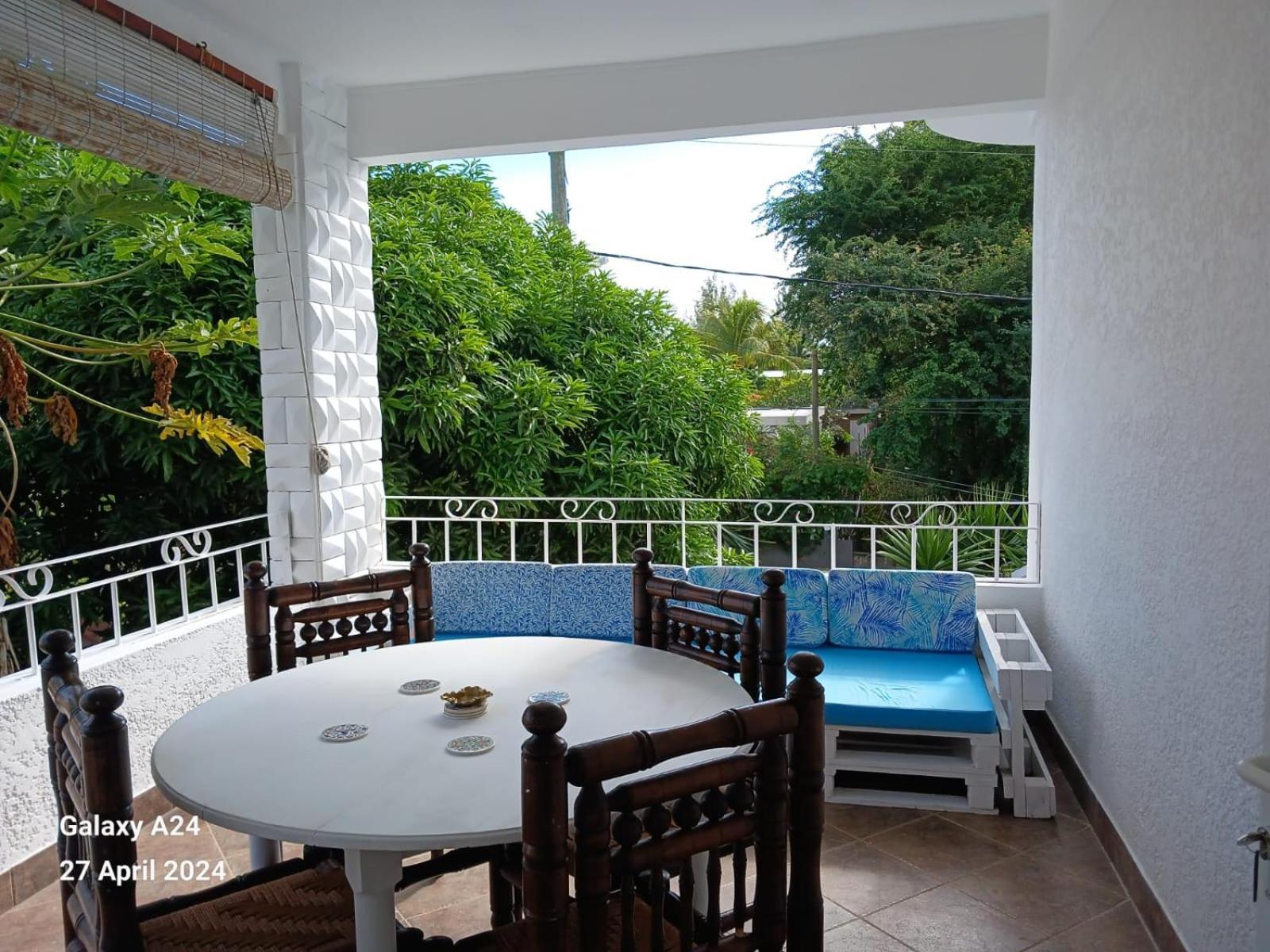 The Coral House Apartment Riviere Noire Bagian luar foto