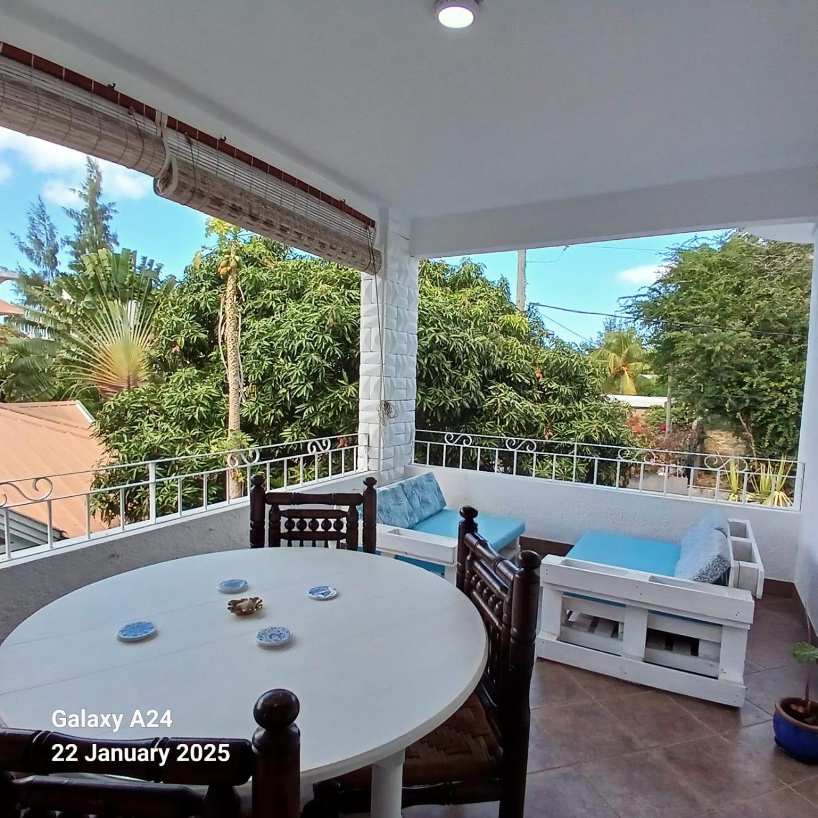 The Coral House Apartment Riviere Noire Bagian luar foto