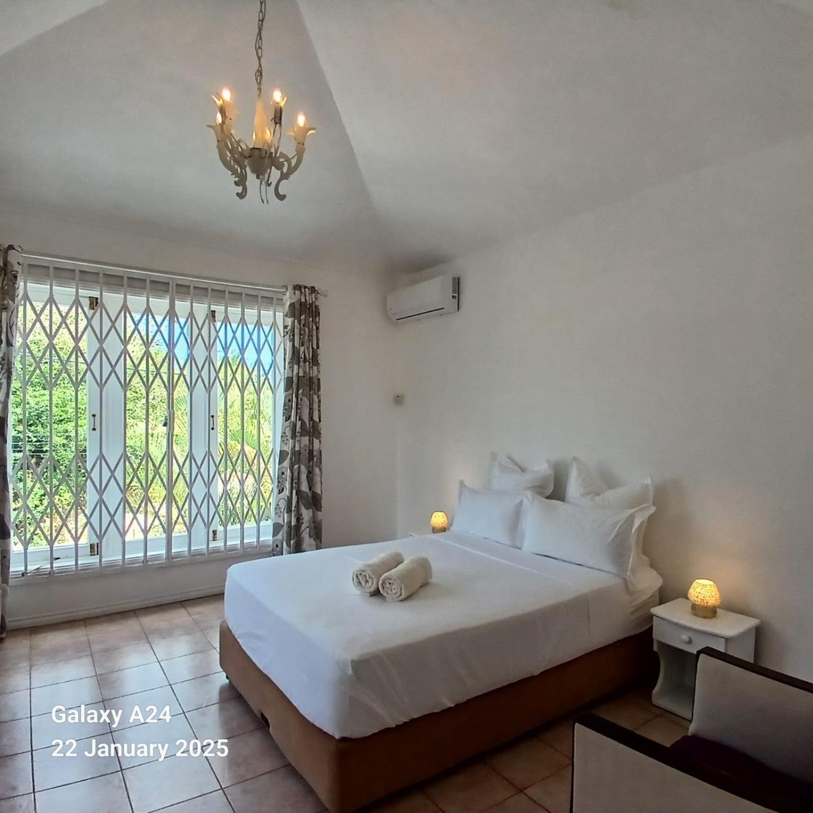 The Coral House Apartment Riviere Noire Bagian luar foto