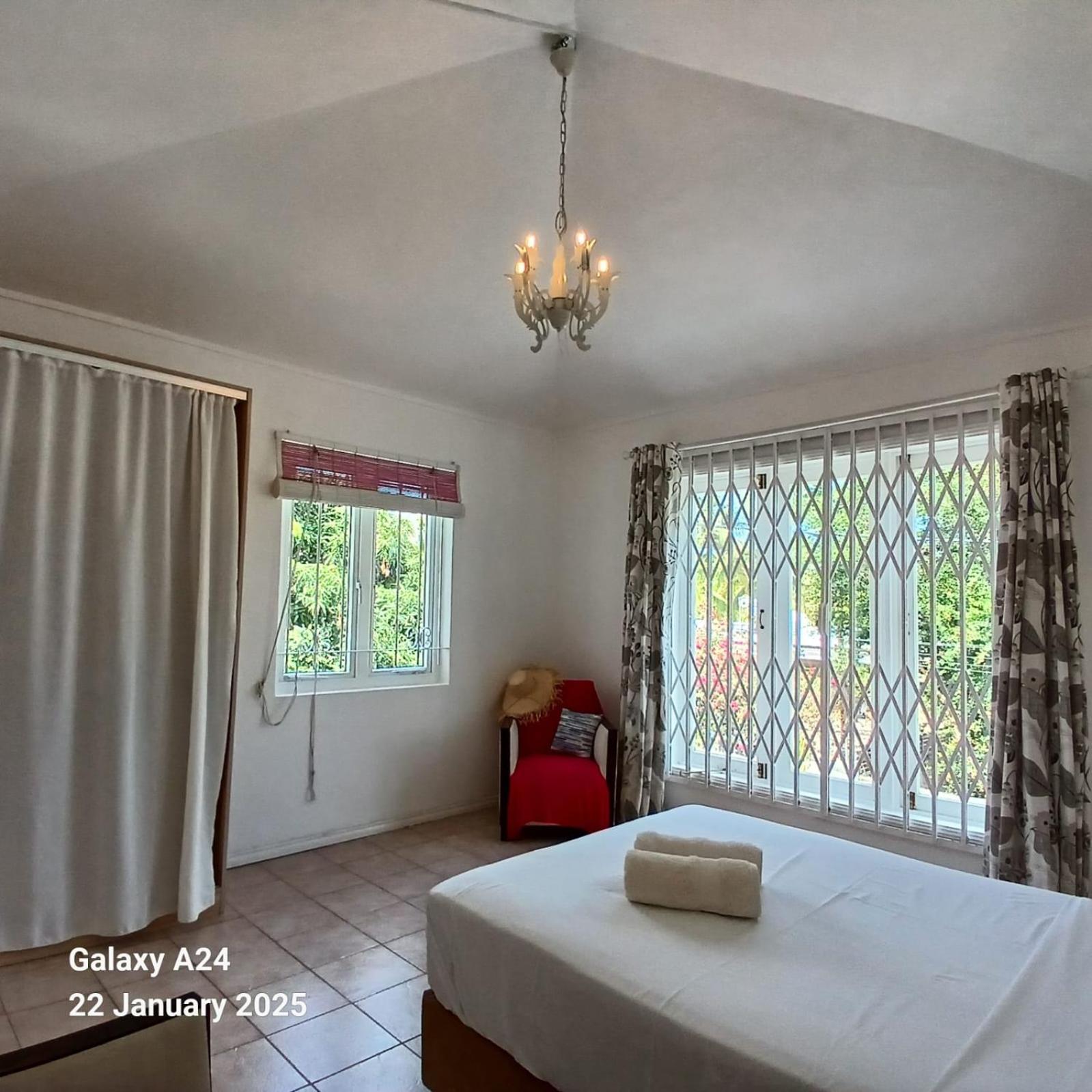 The Coral House Apartment Riviere Noire Bagian luar foto
