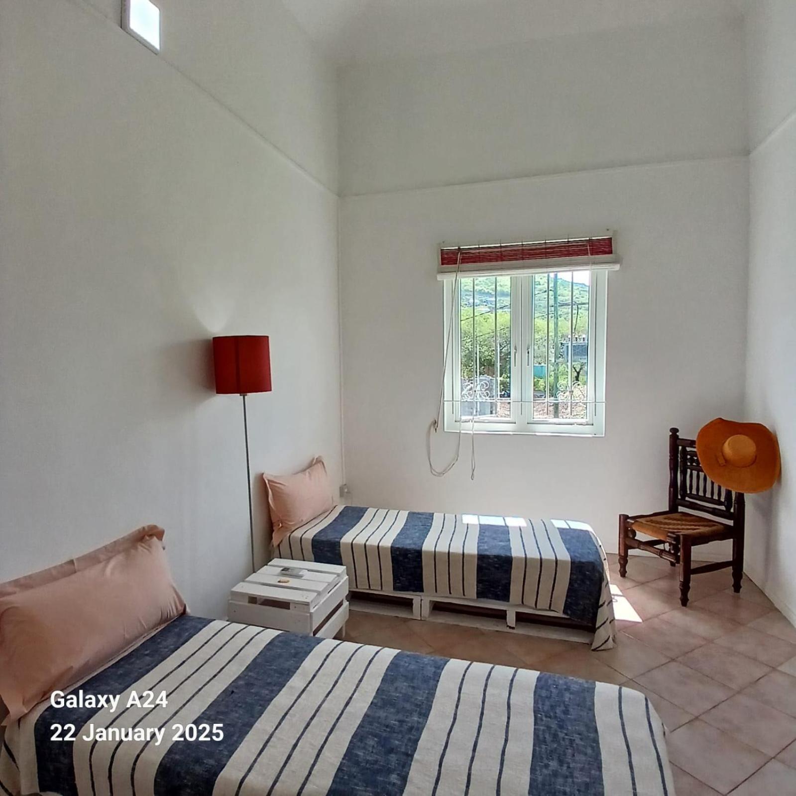 The Coral House Apartment Riviere Noire Bagian luar foto