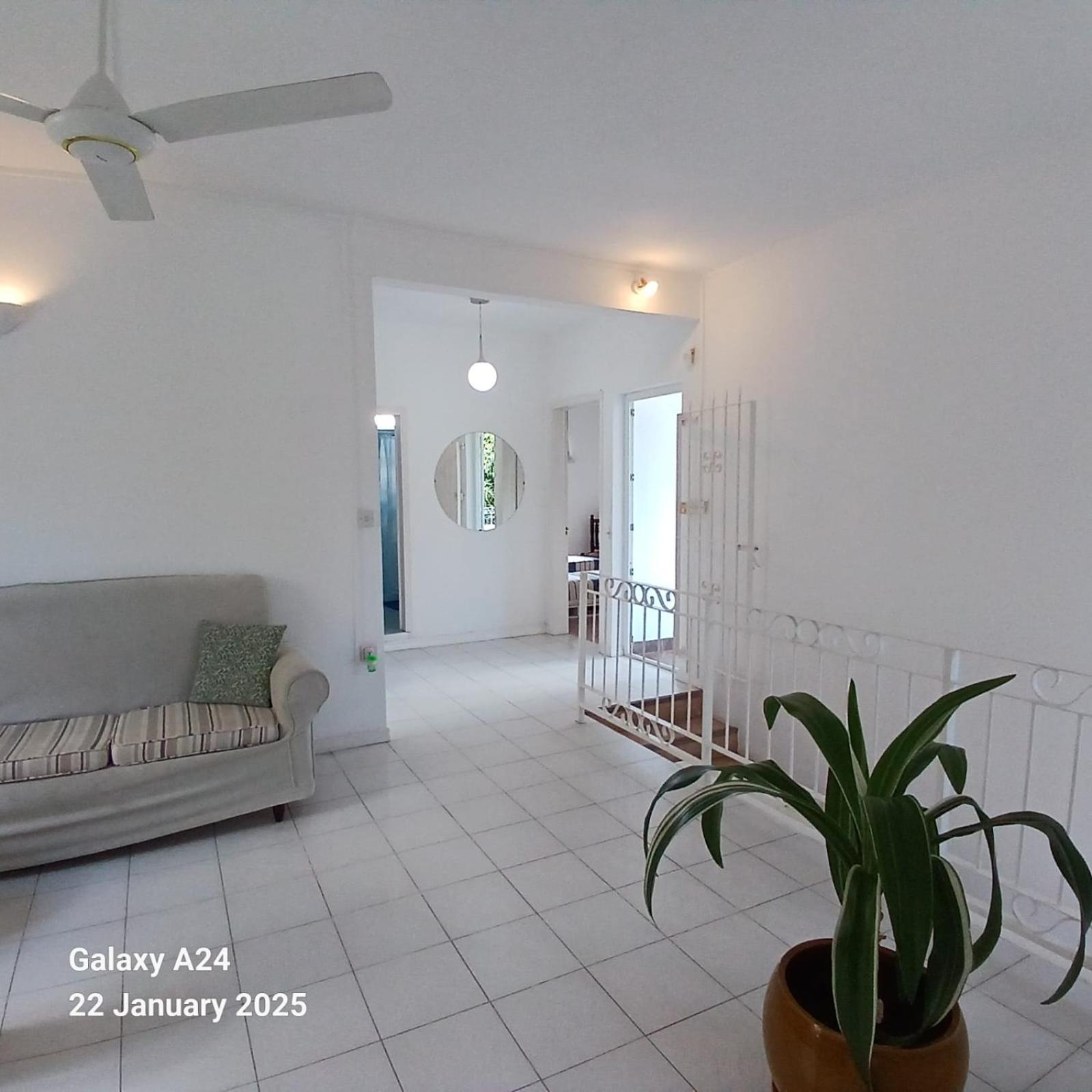 The Coral House Apartment Riviere Noire Bagian luar foto