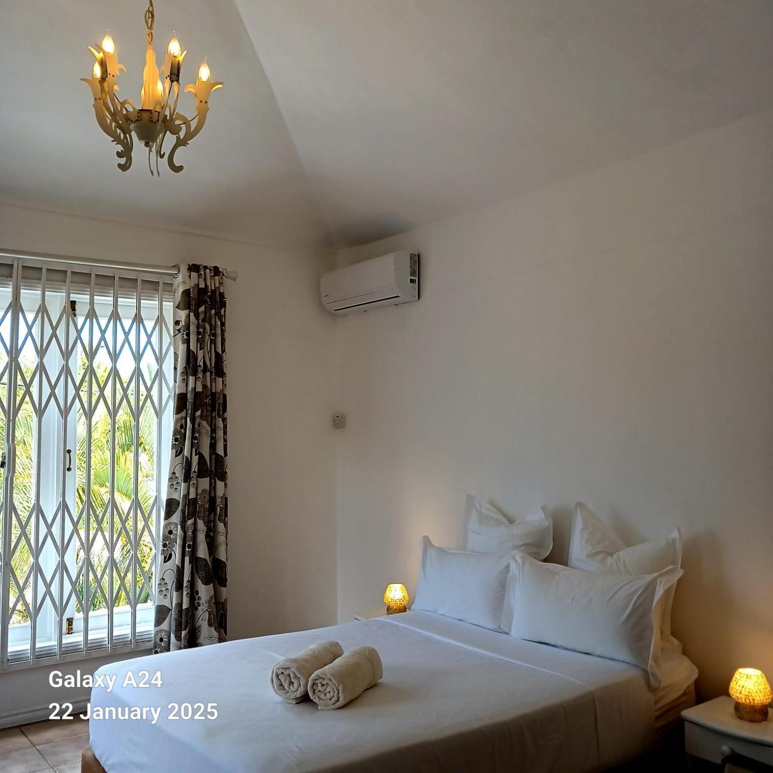 The Coral House Apartment Riviere Noire Bagian luar foto